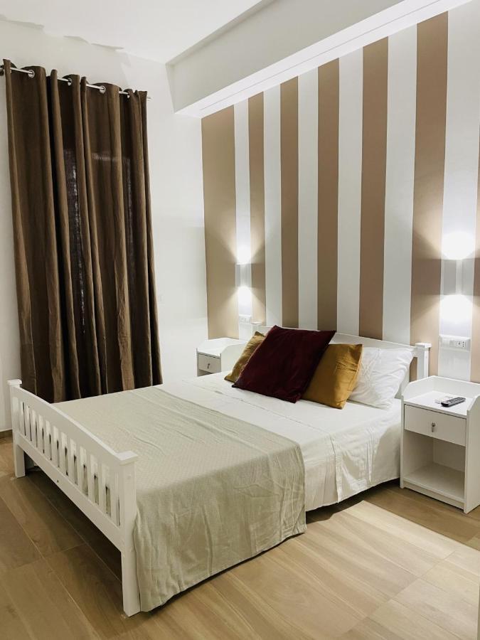 La Titina Sella Hotel Bari Bagian luar foto