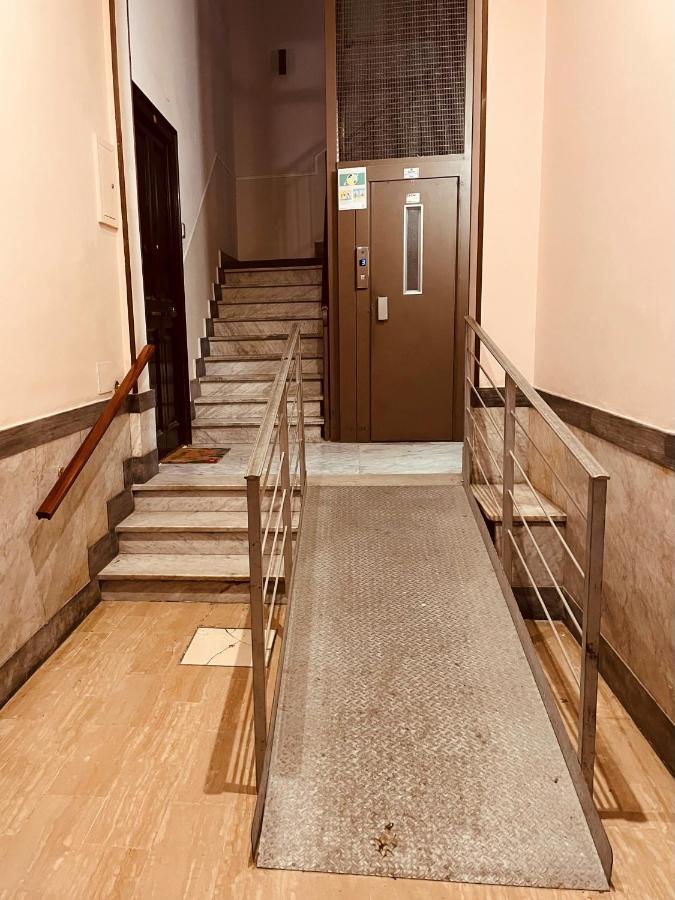La Titina Sella Hotel Bari Bagian luar foto