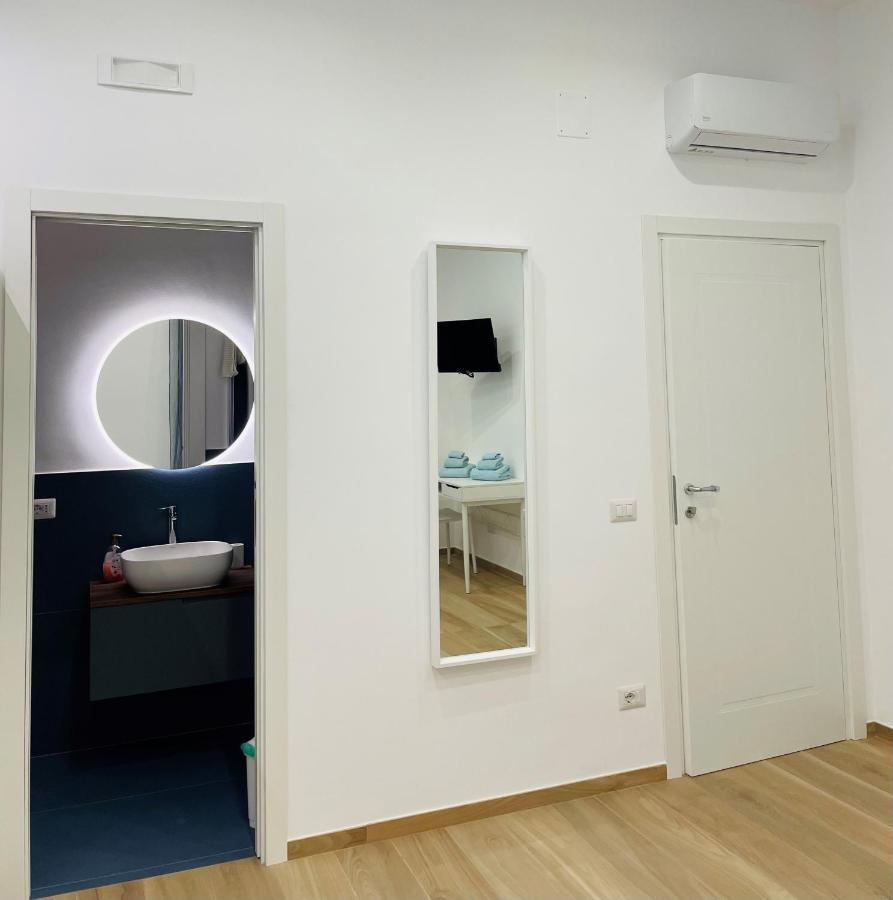 La Titina Sella Hotel Bari Bagian luar foto